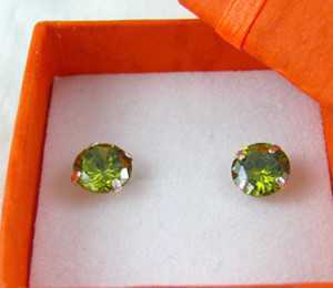 揭秘小眾飾品商機 電鍍925純銀耳飾批發與定制流程解析